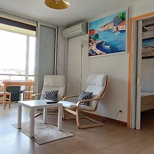 https://la-croisette-parking-proche-plage.fr-provencehotel.com