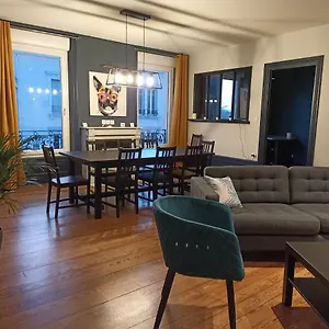 https://le-sunshine-5-chambres-wifi-et-parking-inclus.hotels-rhonealpes.com